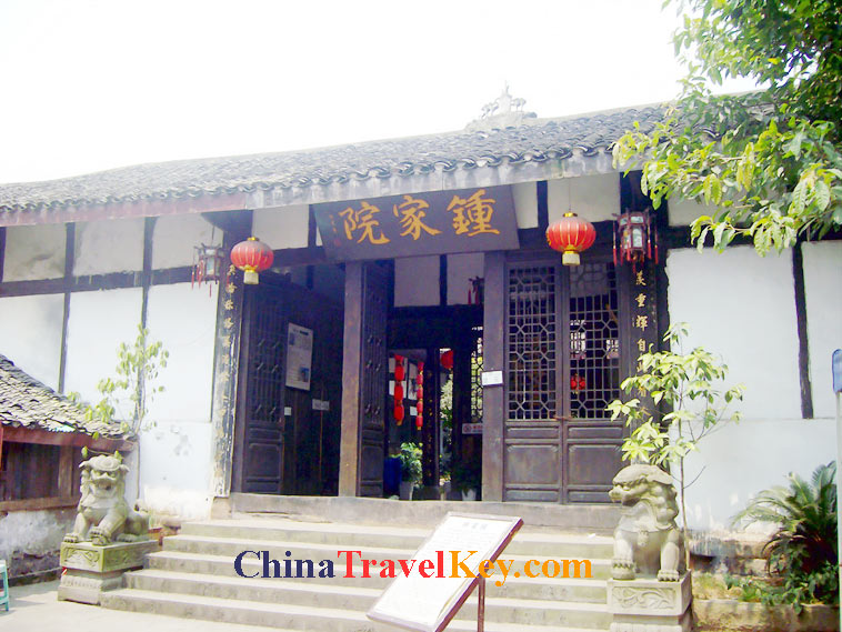 photo of chongqing ciqikou ancient town