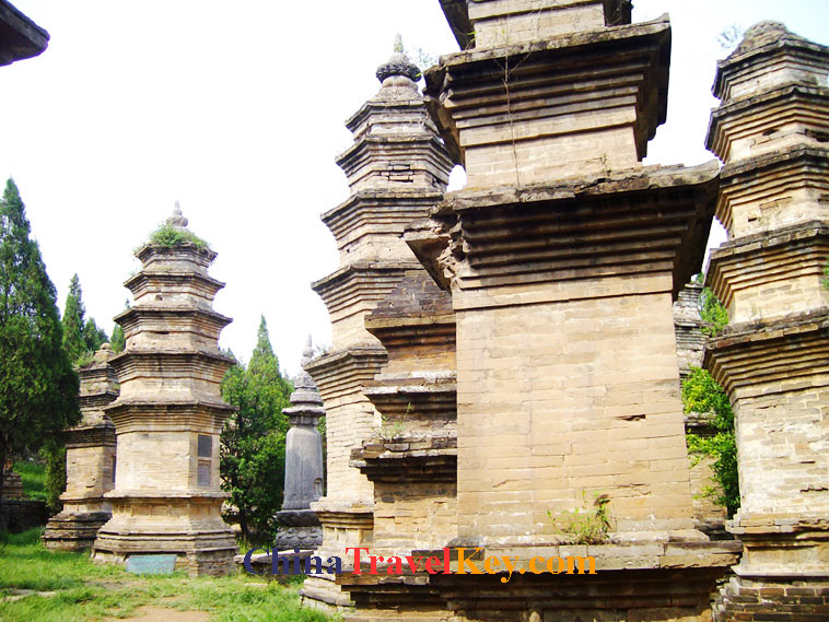 photo of dengfeng pagoda forest shanlin temple