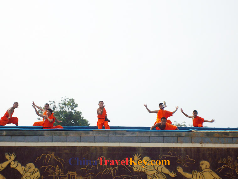 dengfeng shaolin kongfu show