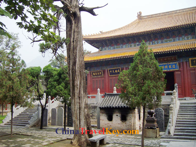 photo of dengfeng zhongyue temple