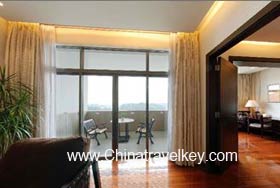 Guestroom of Merryland Resort Hotel Guilin