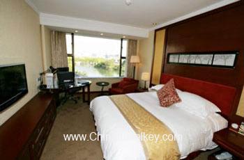 Guestroom of Ronghu Hotel Guilin