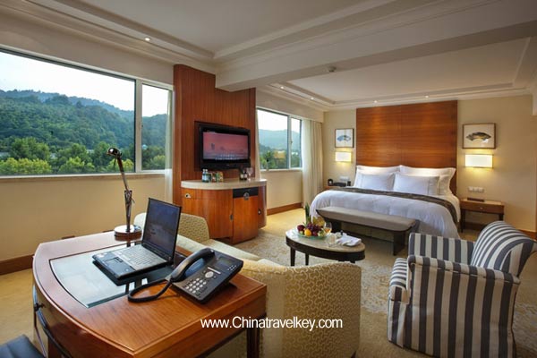 Guestroom of Dragon Hotel Hangzhou