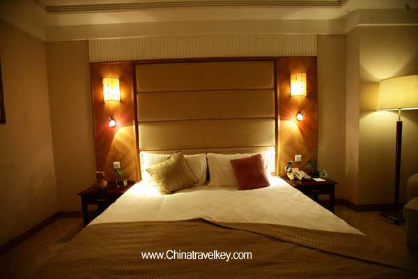 Guestroom of Grand Hotel Overseas Traders Club Hefei