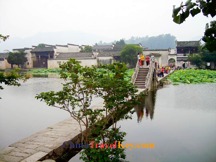 photo of huangshan hongcun village