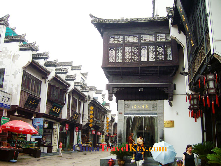 photo of huangshan tunxi street