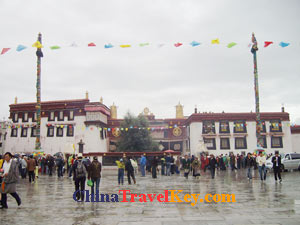 photo of Lhasa Jokhang Monastery