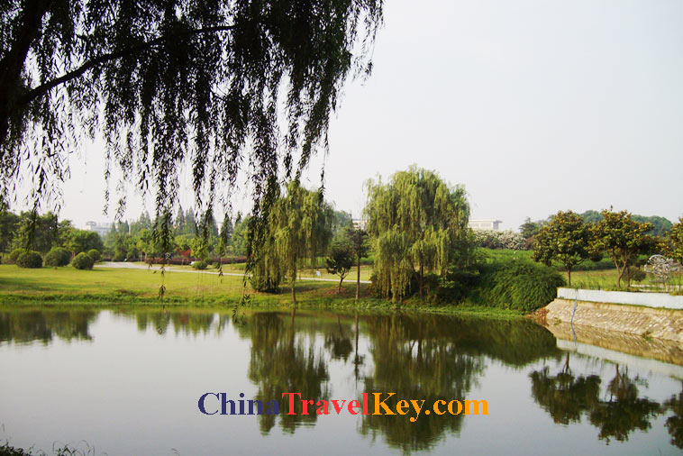 photo of nanjing xuanwu lake