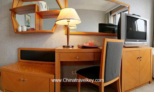 Guestroom of Eastern Airline Hotel Shanghai