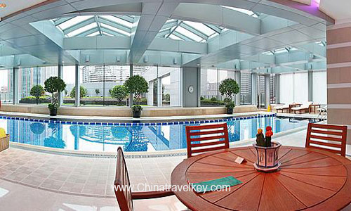 Pool of Four Seasons Hotel Shanghai