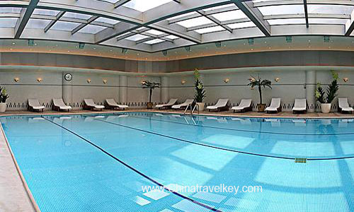 Pool of Howard Johnson Plaza Hotel Shanghai