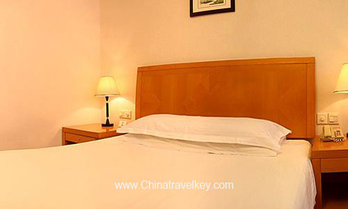 Guestroom of Pacific Hotel Shanghai 