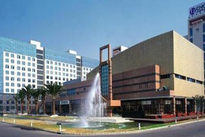 Exterior View of Riverfront Business Hotel Shanghai