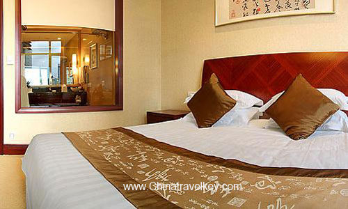 Guestroom of Yan'an Hotel Shanghai 