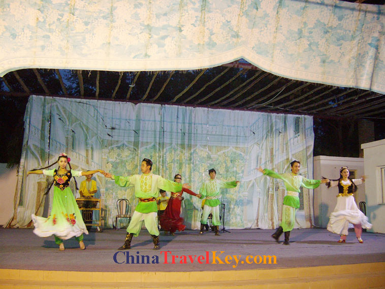 photo of turpan uigur performance