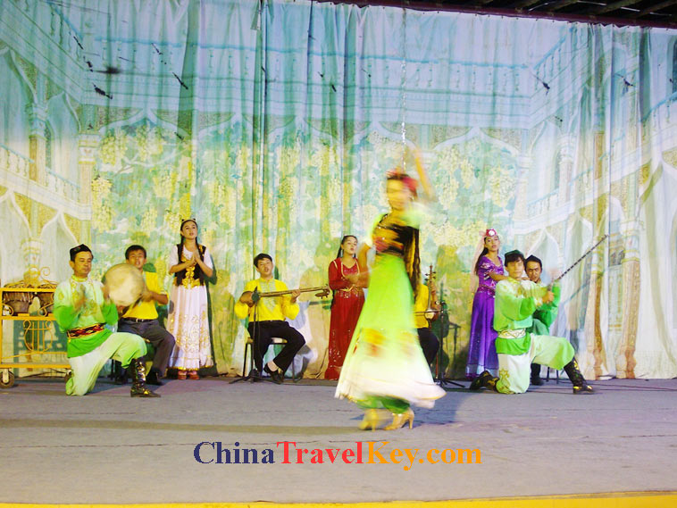 photo of turpan uigur performance