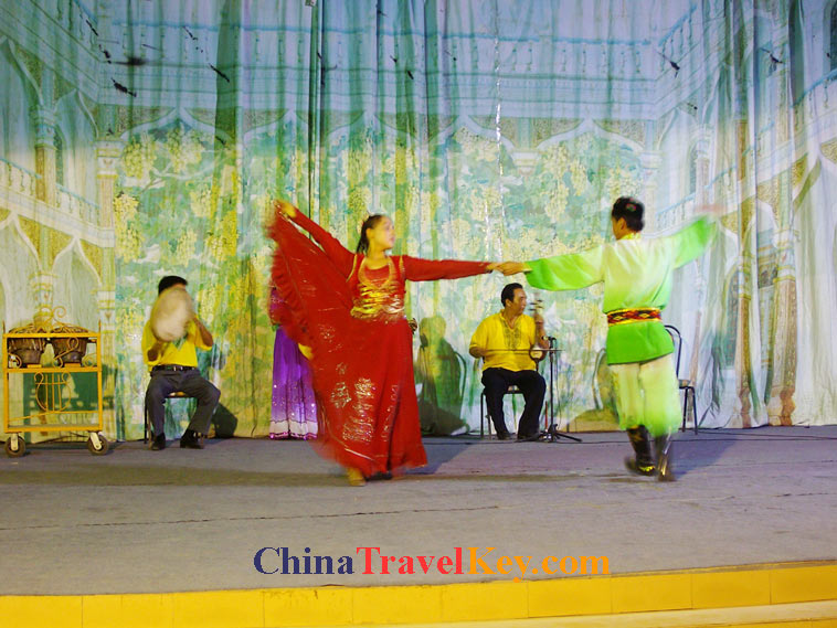 photo of turpan uigur performance