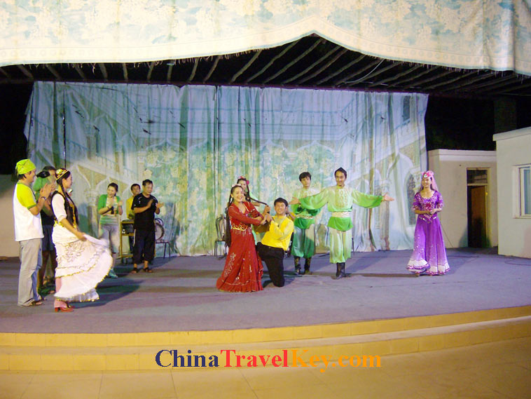 photo of turpan uigur performance