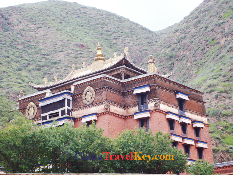 photo of labrang monastery
