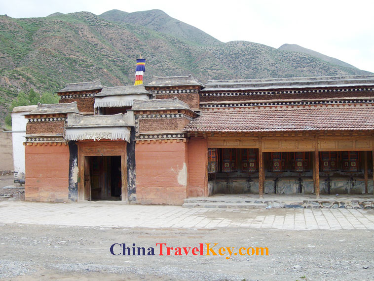 photo of labrang monastery