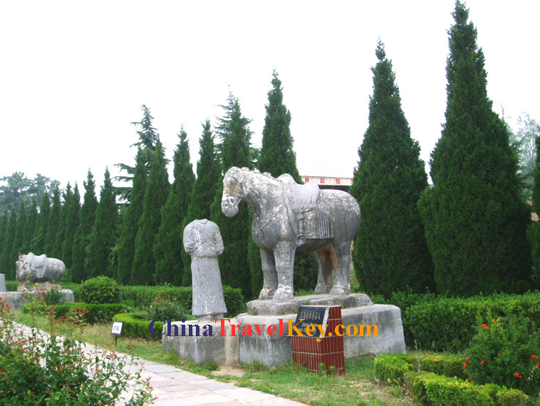 Qianling Tomb Photo(3rd photo) 