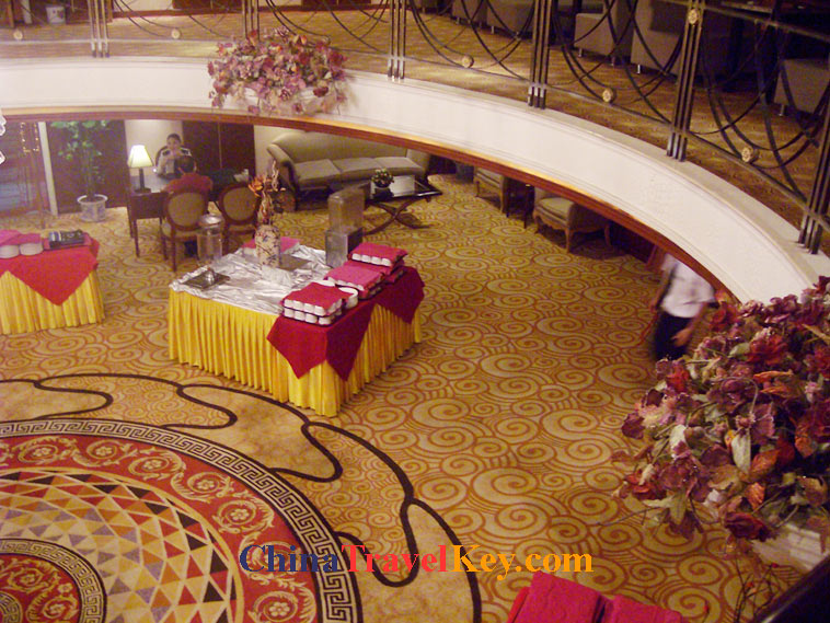 photo oriental king ship inside