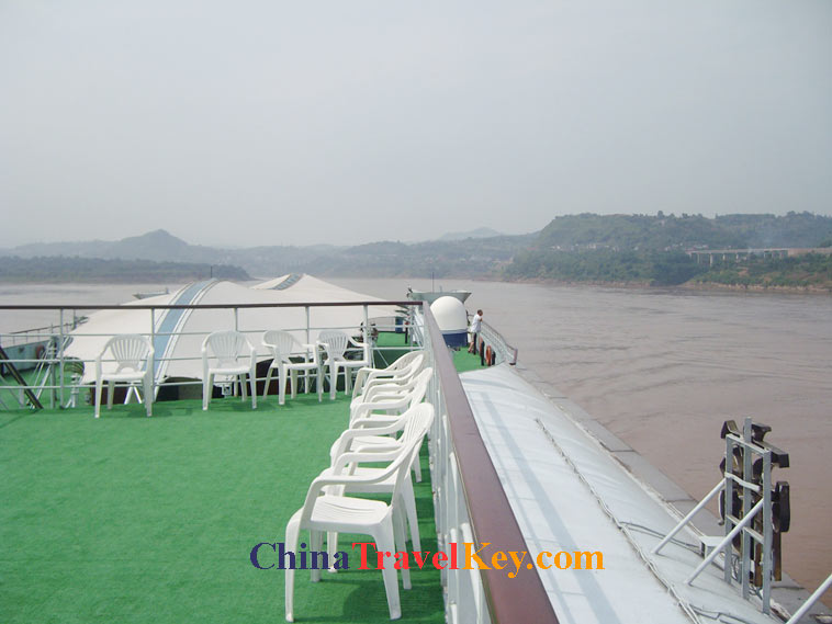 photo of oriental king ship outside